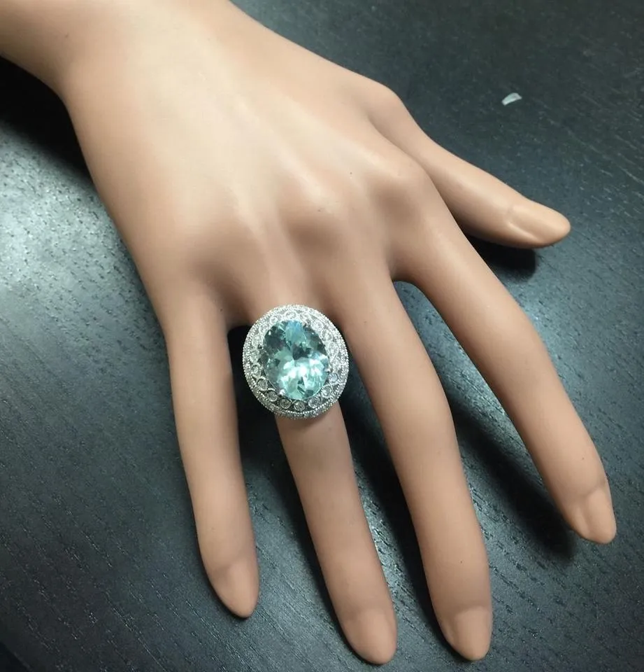 11.80 Carats Exquisite Natural Aquamarine and Diamond 14K Solid White Gold Ring