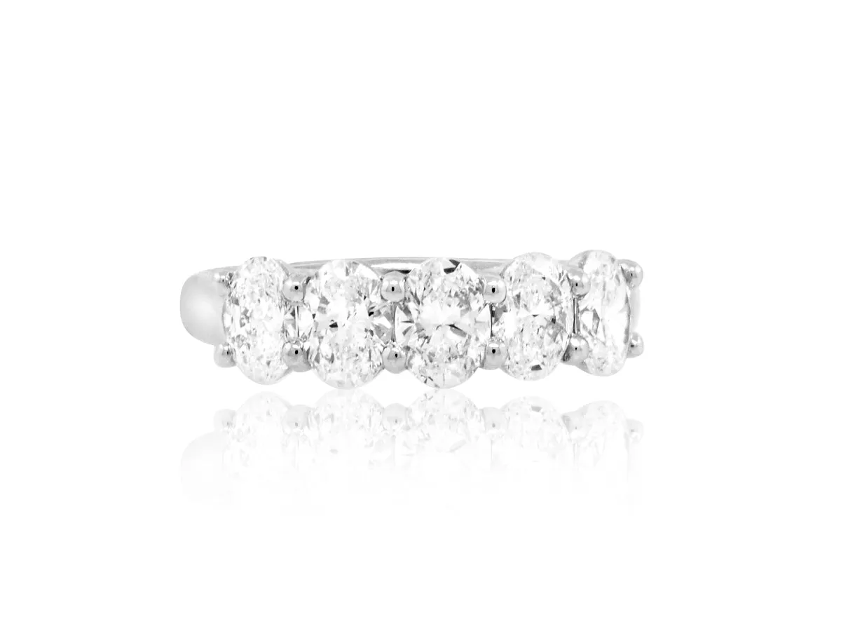1.88cts F/G VS2/SI1 Lab Oval Diamond Band