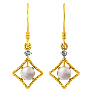18k Diamond Shaped Diamond Earrings With A Pearl And Beautiful Detailing