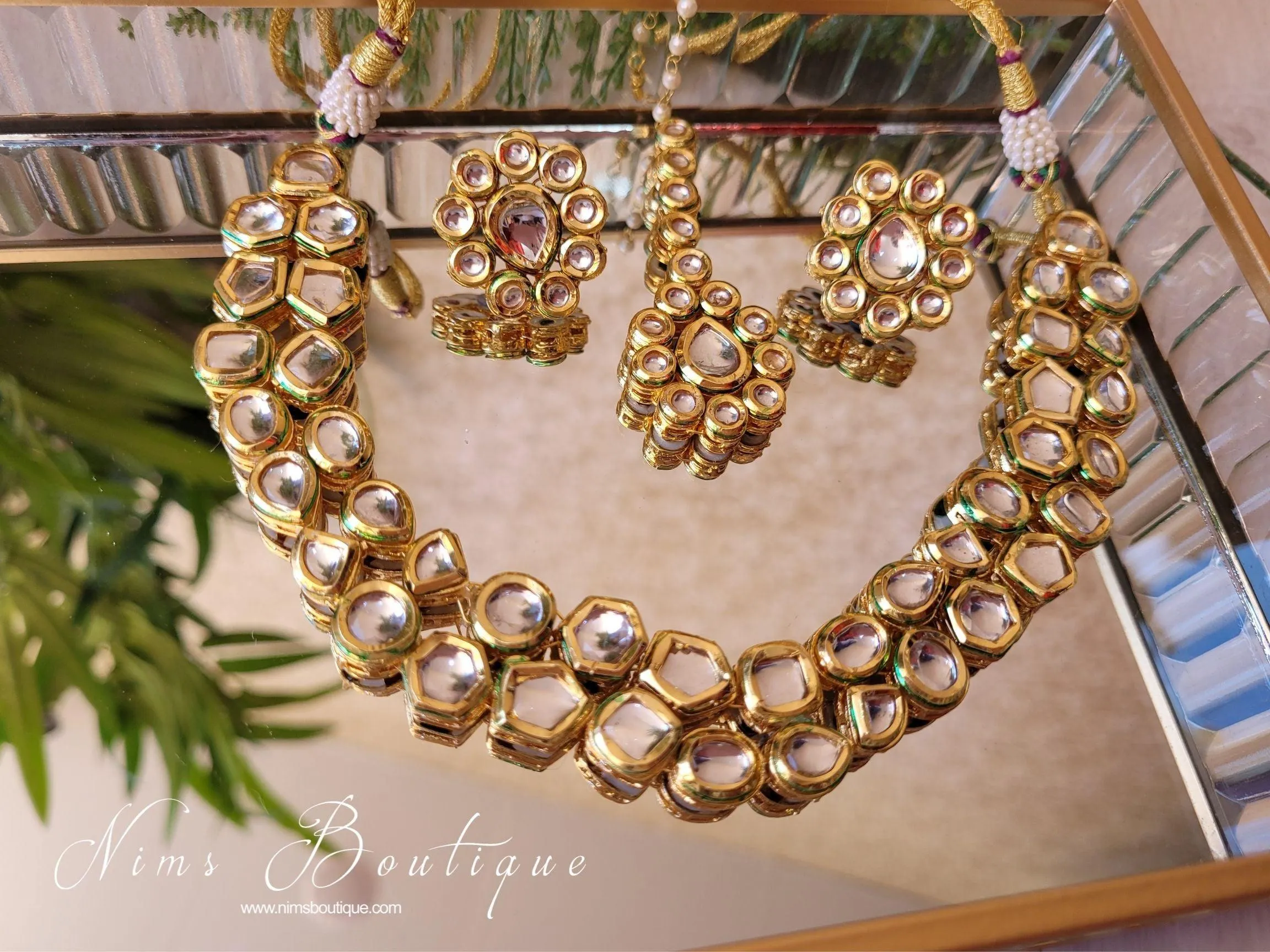 Classic Kundan Akira Set