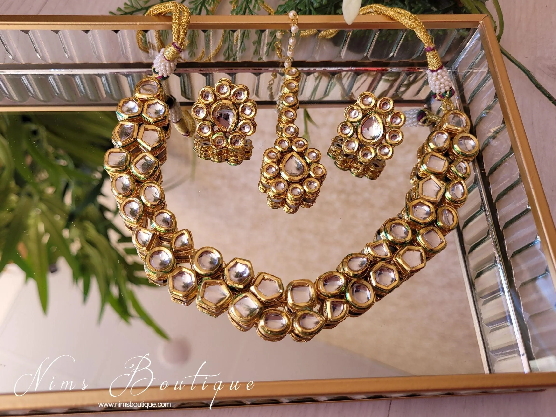 Classic Kundan Akira Set