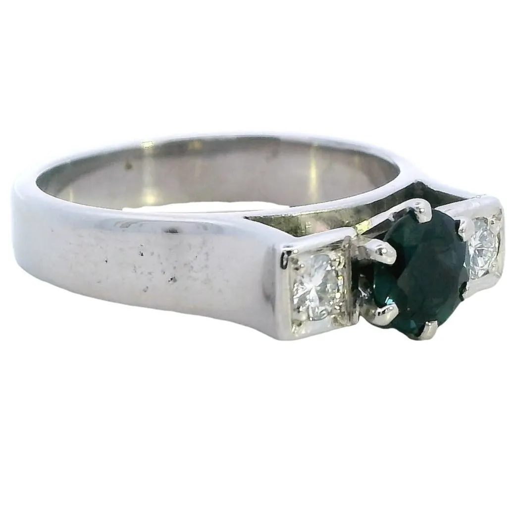 Exquisite 18ct White Gold Sapphire & Diamond Trilogy Ring