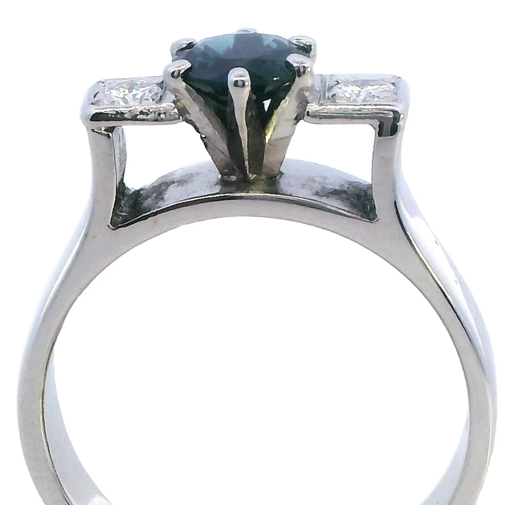 Exquisite 18ct White Gold Sapphire & Diamond Trilogy Ring