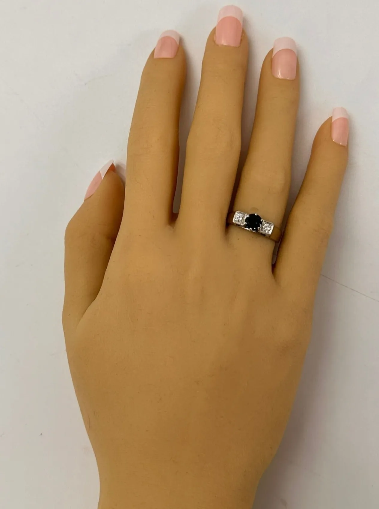 Exquisite 18ct White Gold Sapphire & Diamond Trilogy Ring