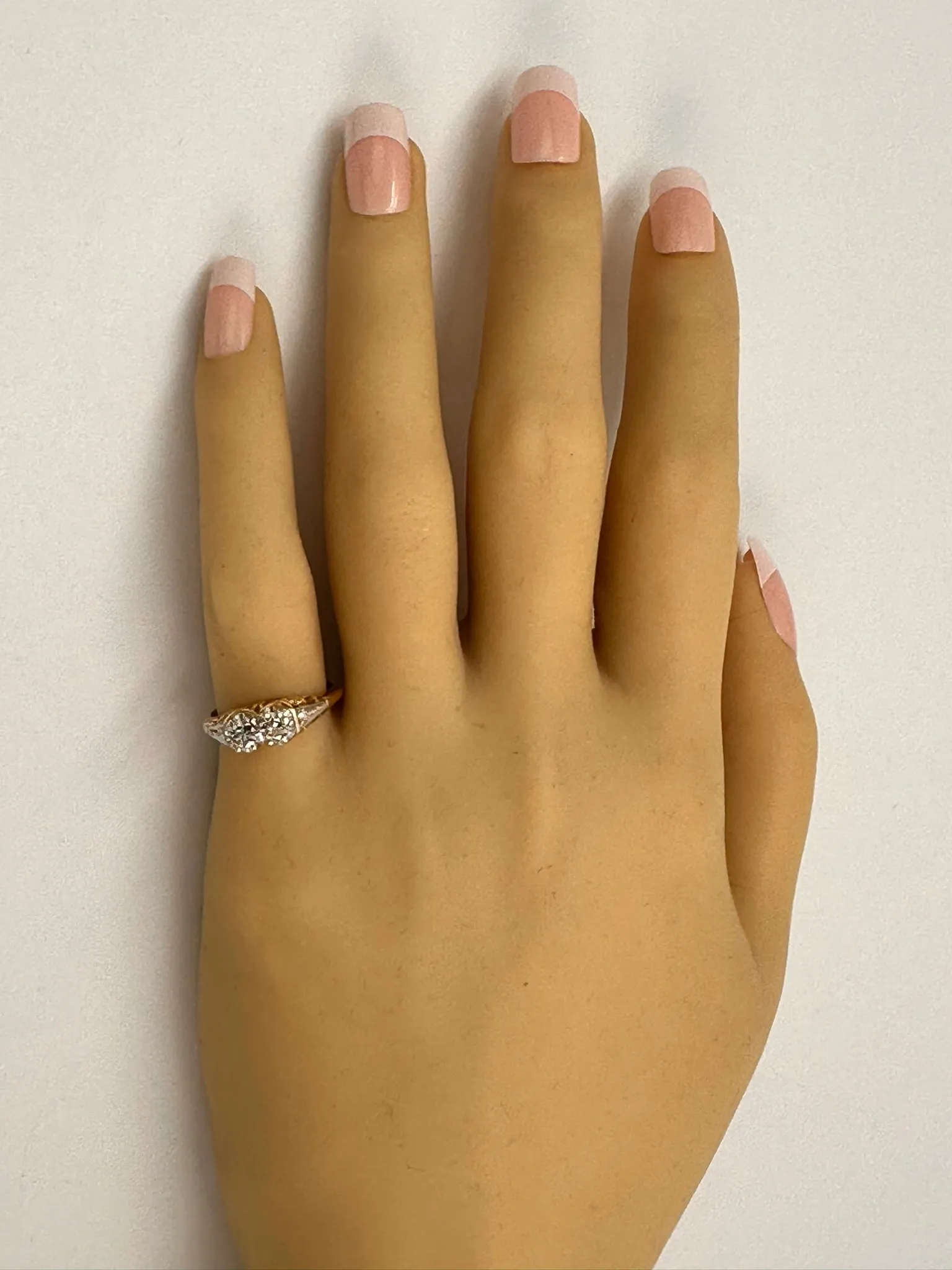 Exquisite 18ct Yellow Gold 4 Stone Diamond Ring