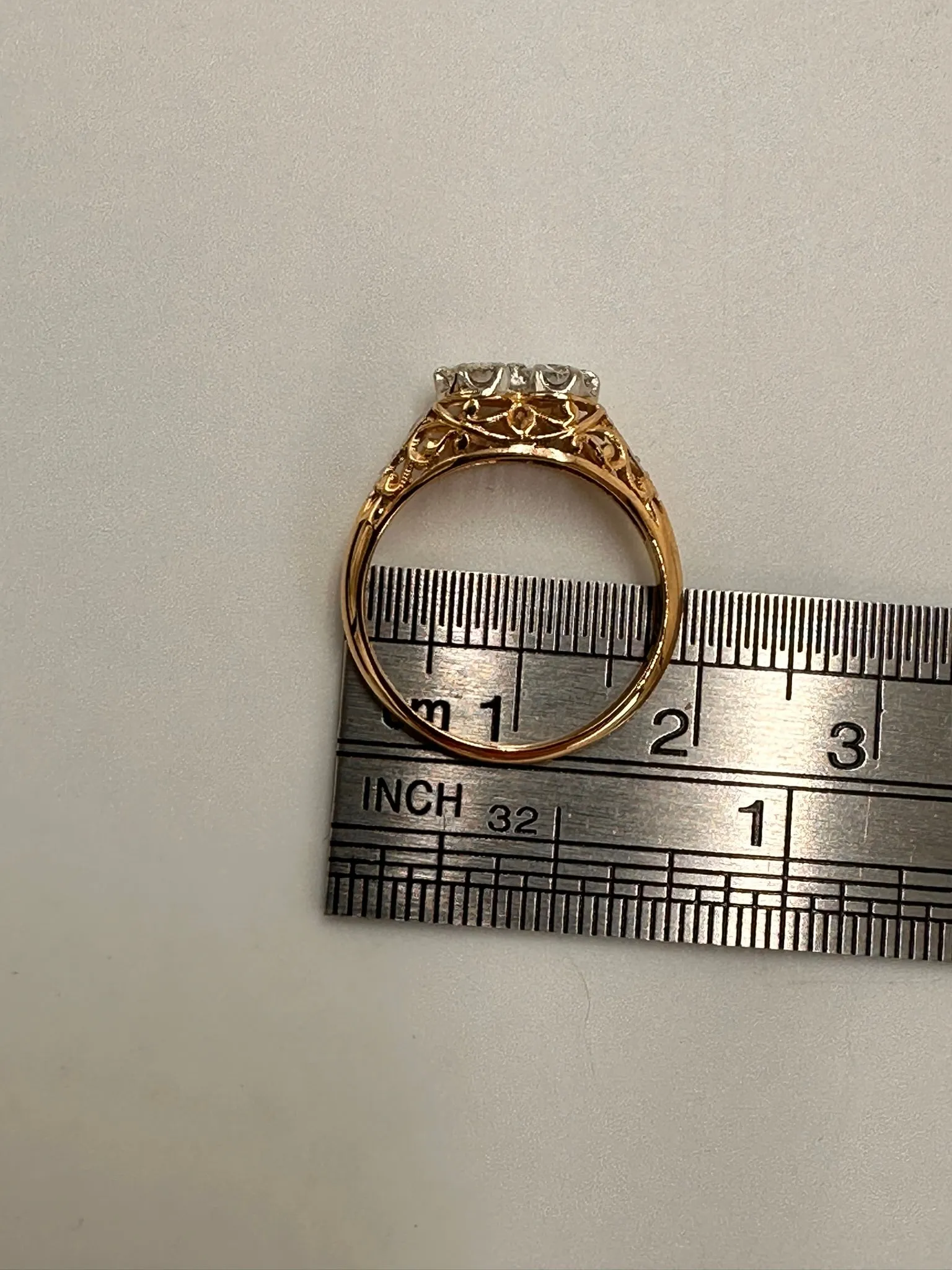Exquisite 18ct Yellow Gold 4 Stone Diamond Ring