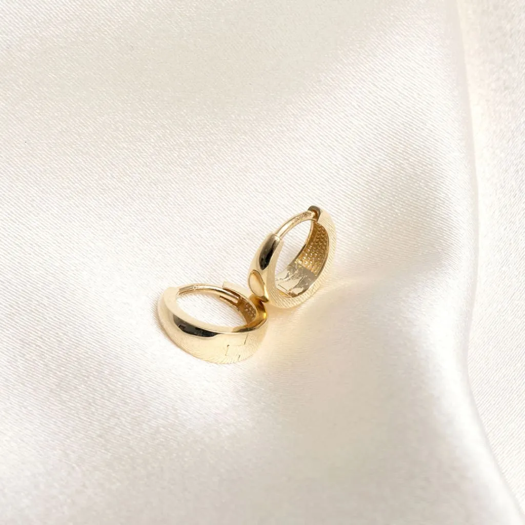 Farren Huggie Earrings | 9ct Gold