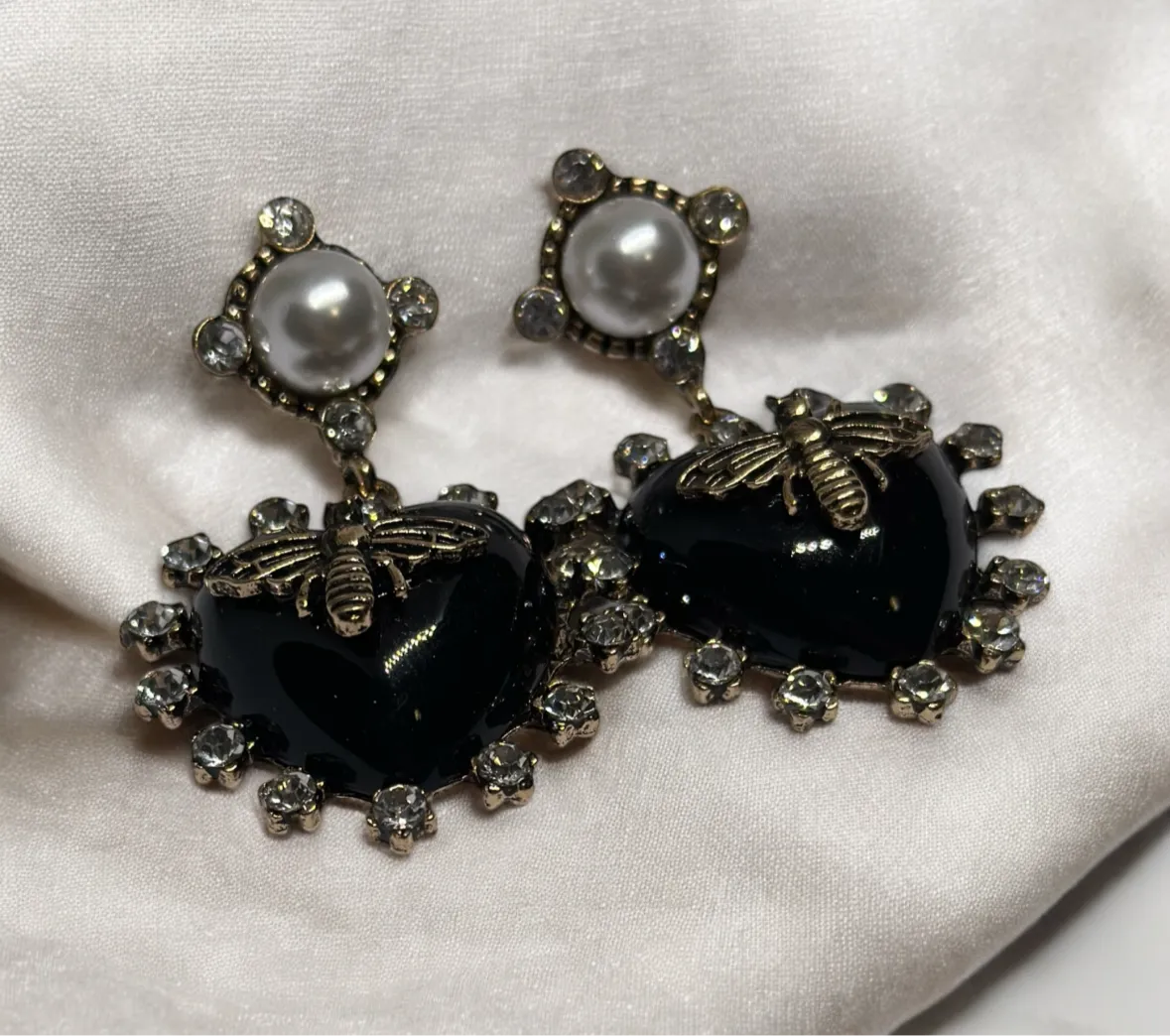 Fauna - Gold bee heart statement earrings with pearl| vintage style pearl rhinestone earrings | rhinestone dangle oversize earrings I