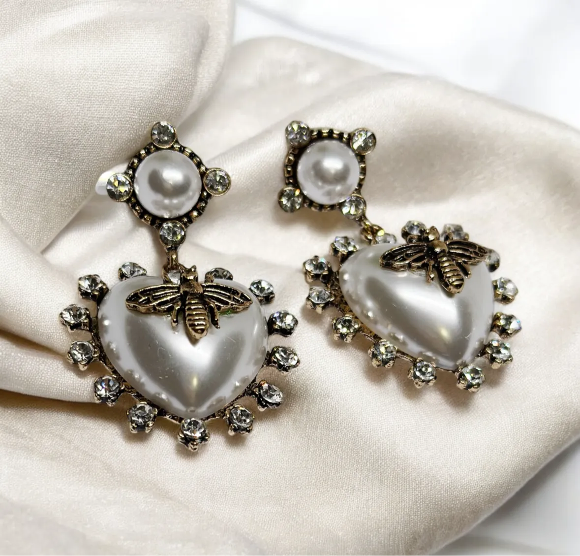 Fauna - Gold bee heart statement earrings with pearl| vintage style pearl rhinestone earrings | rhinestone dangle oversize earrings I