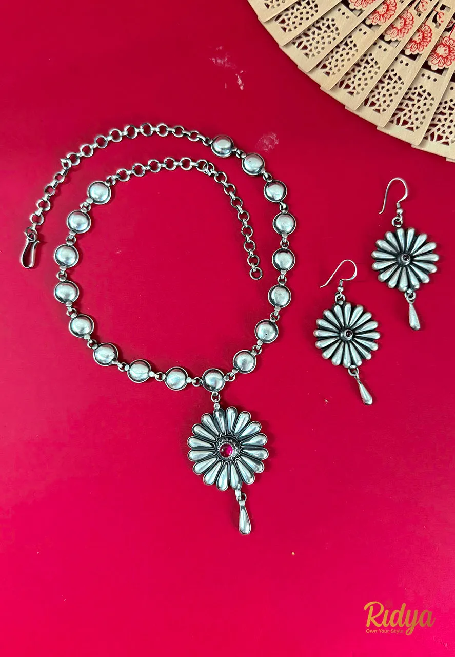 Floral Pendant Button Chain Elegant Necklace and Earrings Set