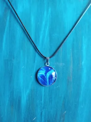 Necklace-Blue White Large Round Pendent