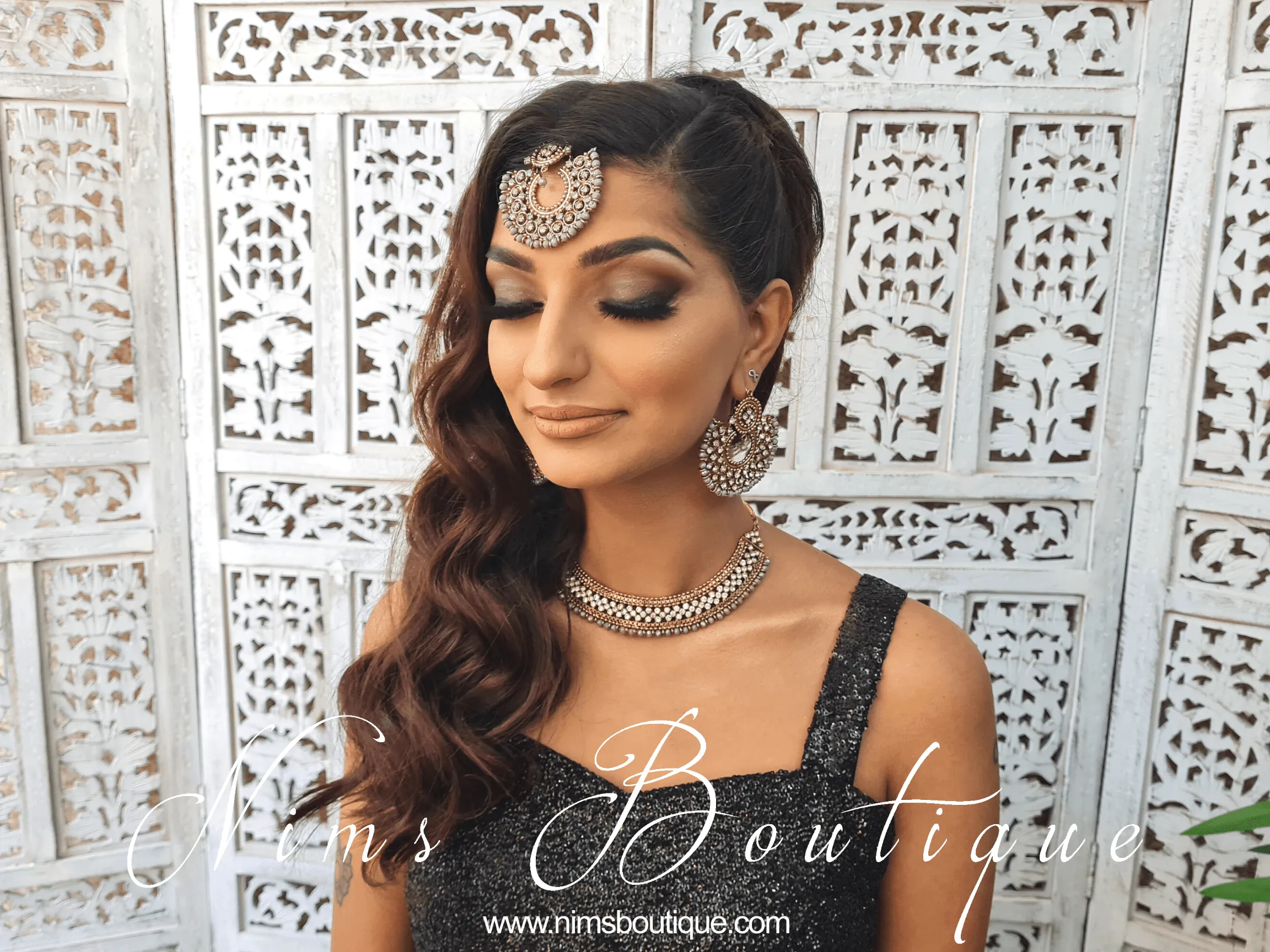 Royal Grey Chand Tikka Set