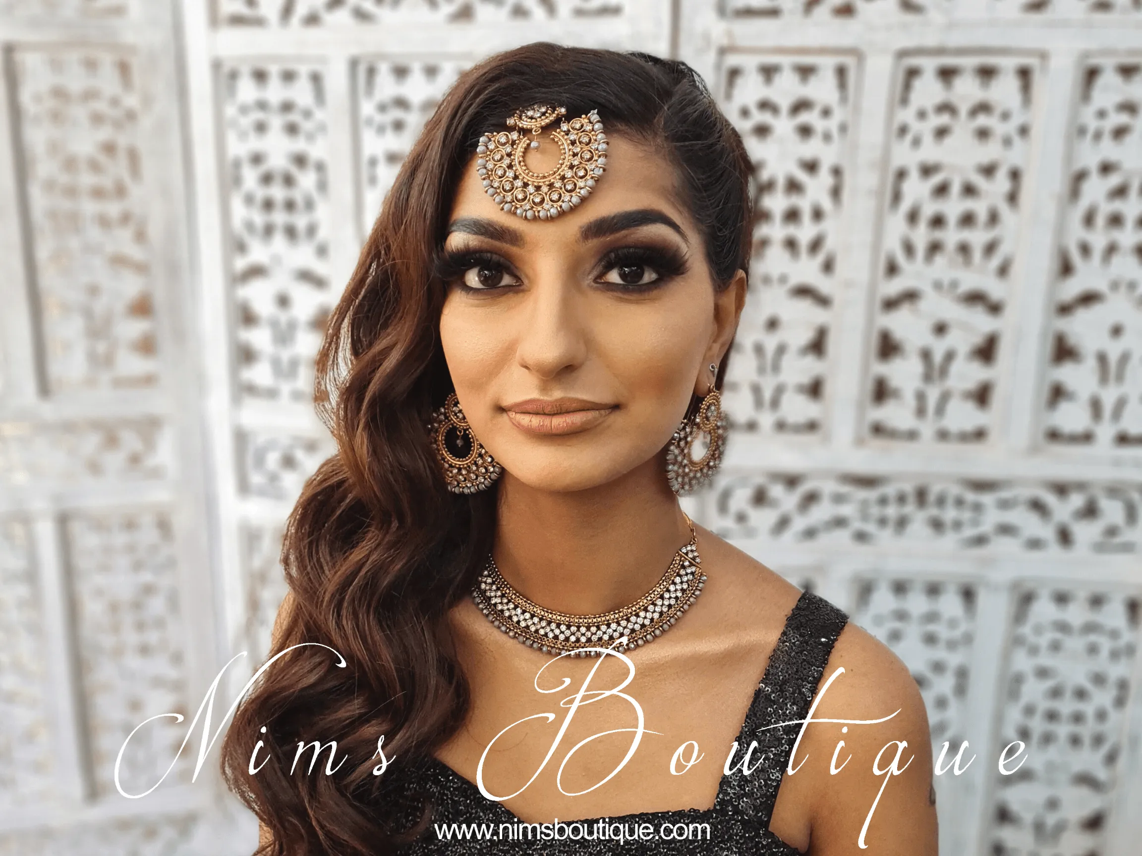 Royal Grey Chand Tikka Set