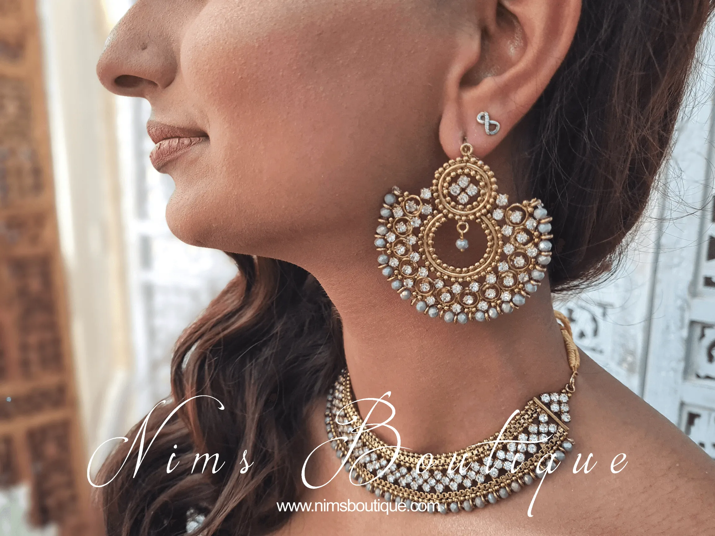 Royal Grey Chand Tikka Set