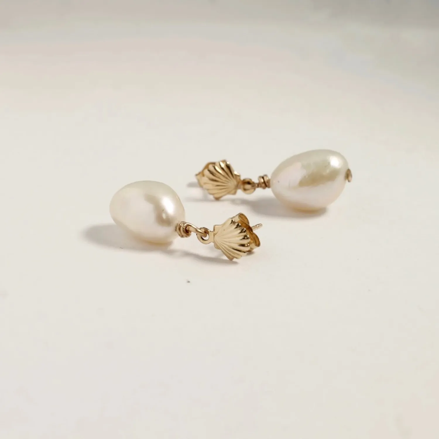 Shell-y's Pearl Earrings
