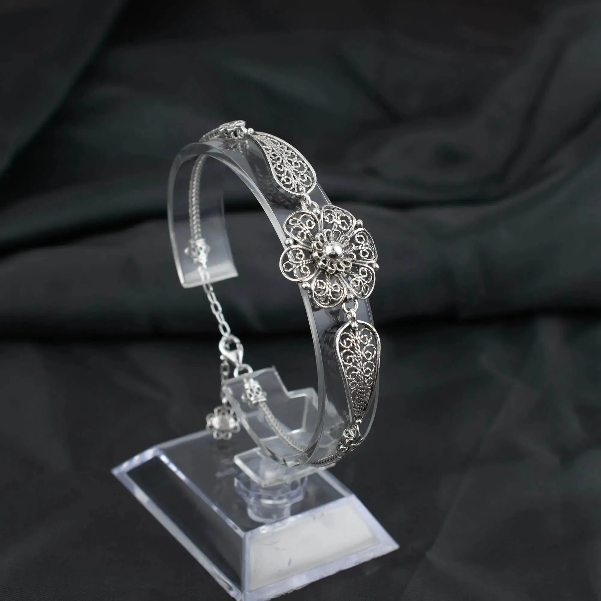 Sterling Silver Filigree Art Daisy Flower Design Woman Link Bracelet