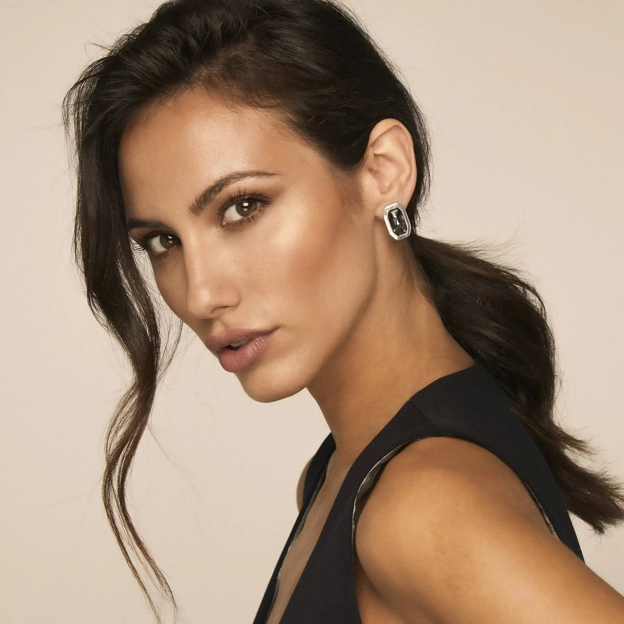 Vidda Black Crystal Studs